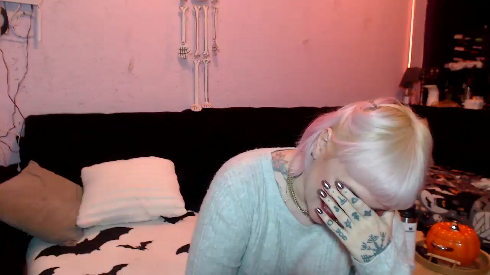 Gallery image thumbnail from AxeHallow's myfreecams stream on, 06/15/2025, 01:55 image 18 of 20