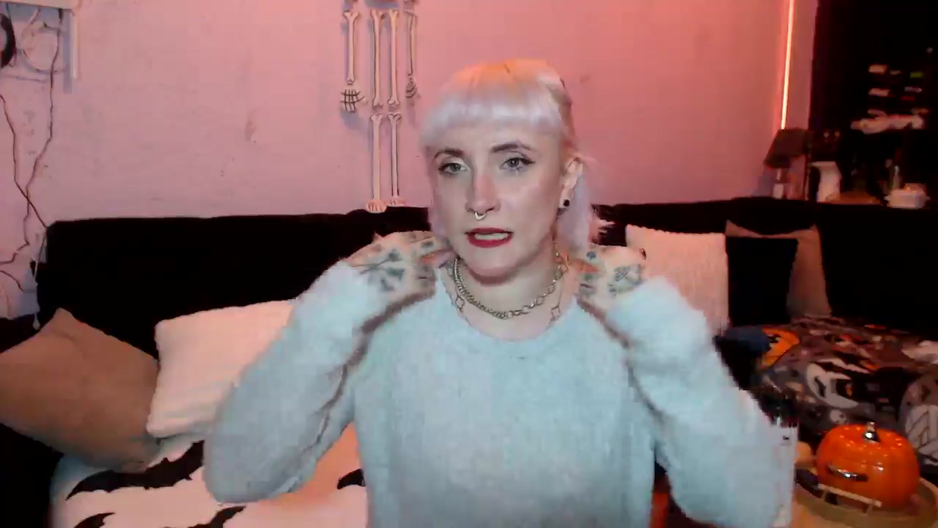 Gallery image thumbnail from AxeHallow's myfreecams stream on, 06/15/2025, 01:55 image 17 of 20