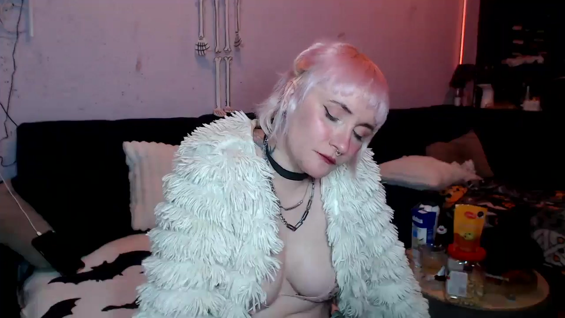 Gallery image thumbnail from AxeHallow's myfreecams stream on, 06/18/2025, 07:38 image 12 of 20