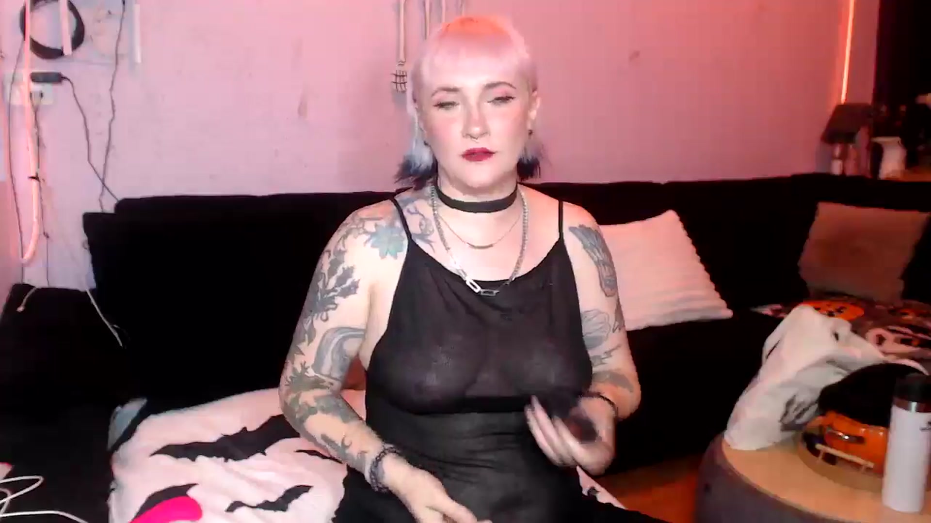 Gallery image thumbnail from AxeHallow's myfreecams stream on, 06/20/2025, 06:51 image 2 of 20