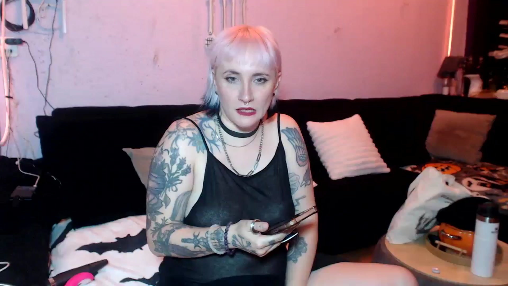 Gallery image thumbnail from AxeHallow's myfreecams stream on, 06/20/2025, 06:51 image 13 of 20