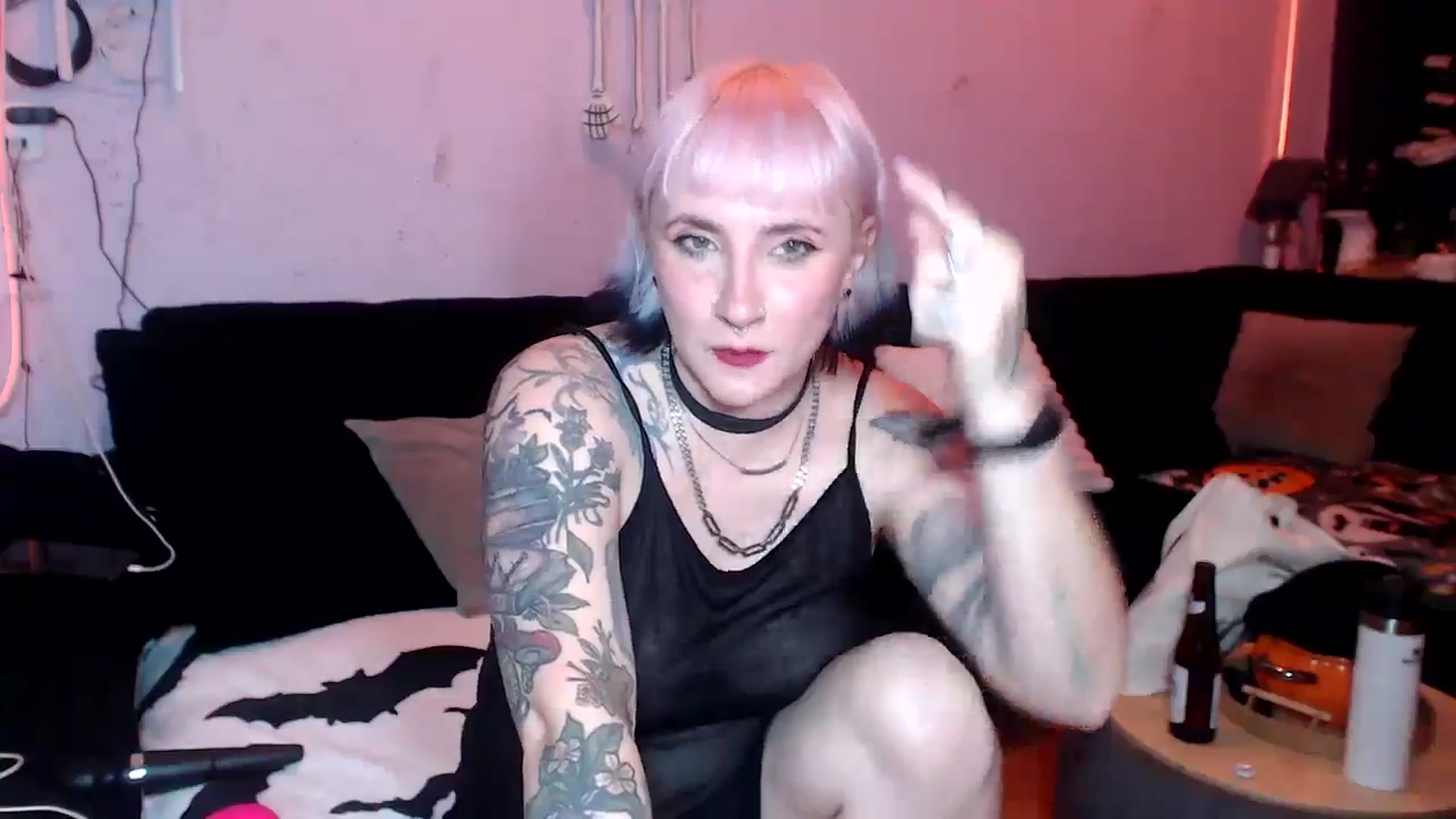 Gallery image thumbnail from AxeHallow's myfreecams stream on, 06/20/2025, 06:51 image 8 of 20