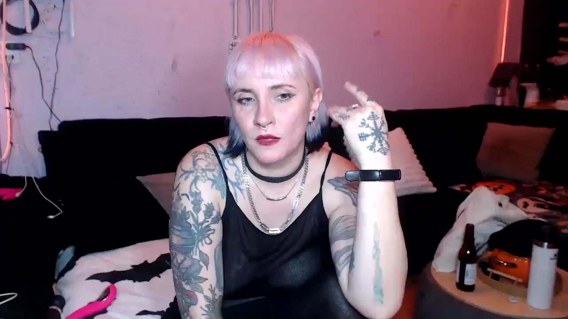 Gallery image thumbnail from AxeHallow's myfreecams stream on, 06/20/2025, 06:51 image 17 of 20