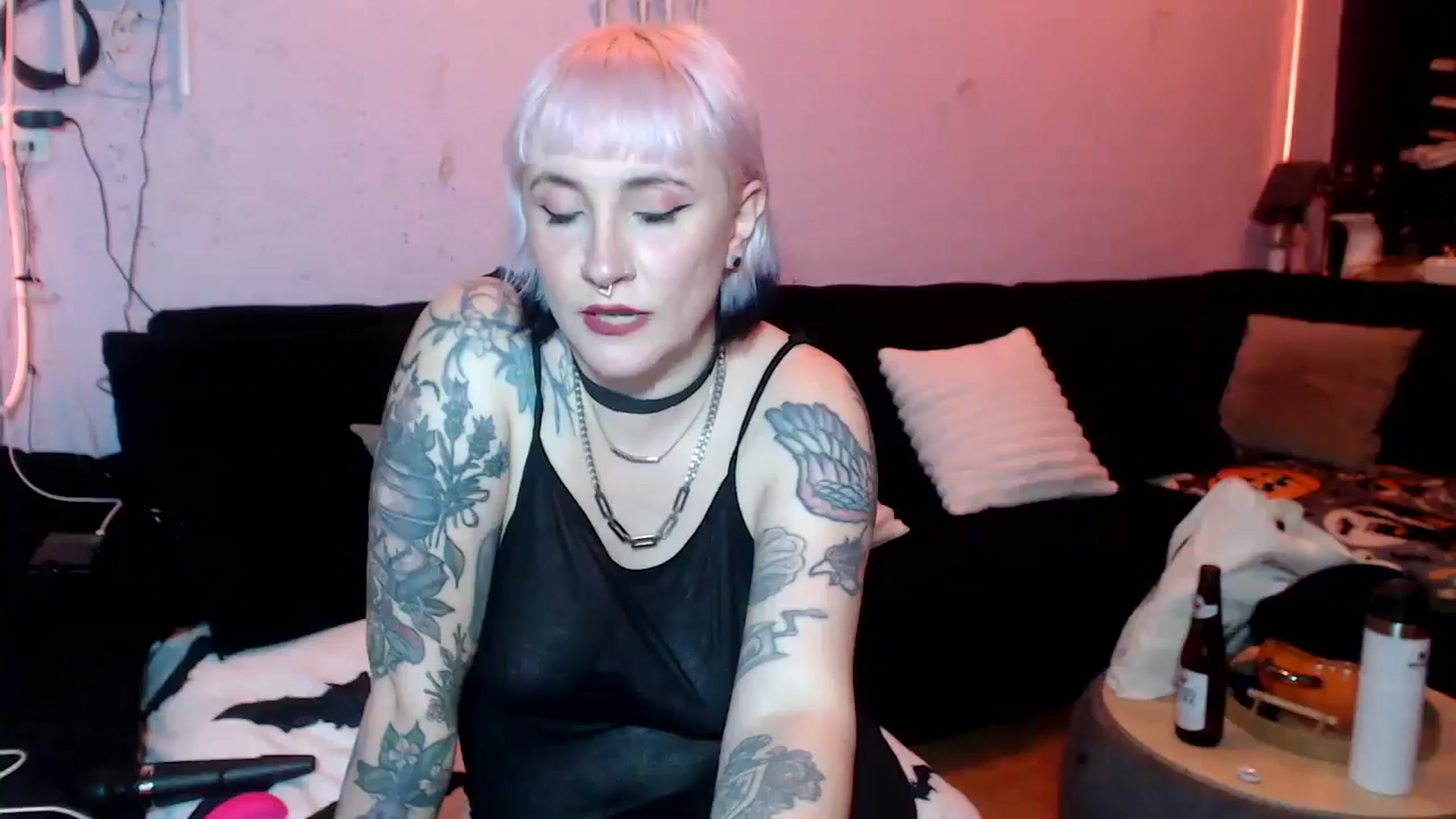 Gallery image thumbnail from AxeHallow's myfreecams stream on, 06/20/2025, 06:51 image 10 of 20