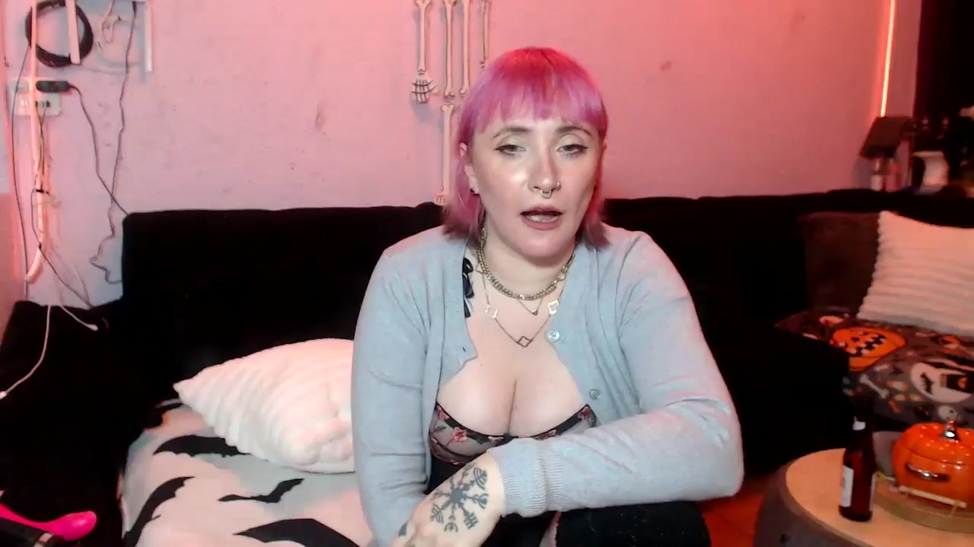 Gallery image thumbnail from AxeHallow's myfreecams stream on, 06/27/2025, 06:21 image 11 of 20