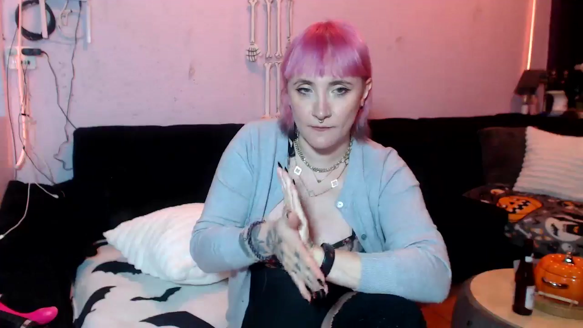 Gallery image thumbnail from AxeHallow's myfreecams stream on, 06/27/2025, 06:21 image 9 of 20
