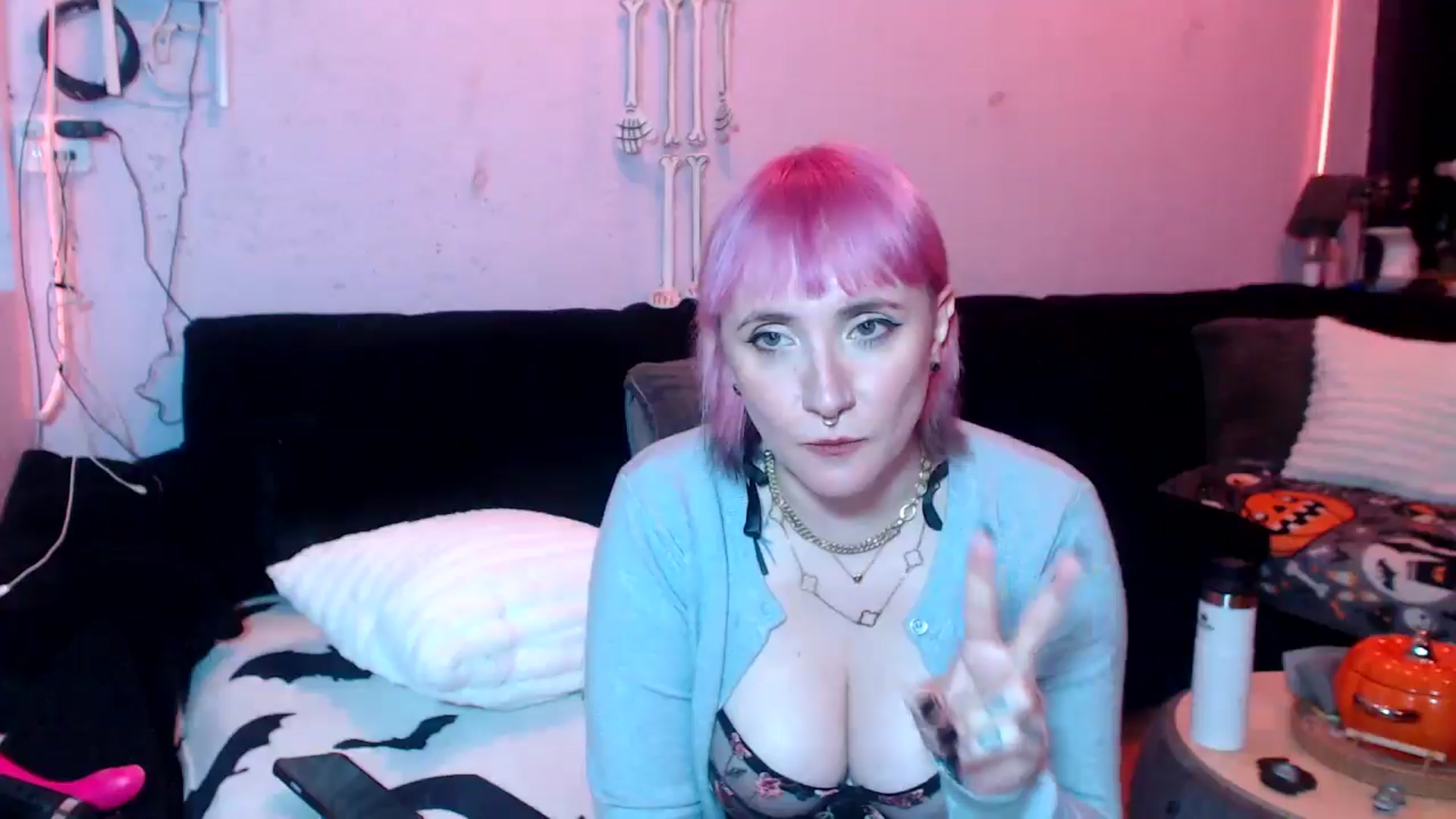 Gallery image thumbnail from AxeHallow's myfreecams stream on, 06/27/2025, 06:21 image 20 of 20