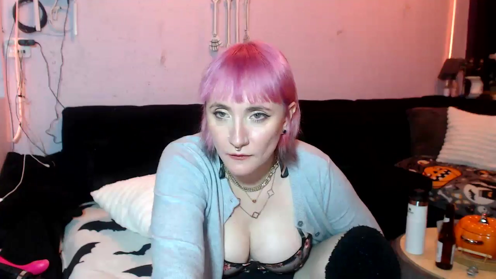 Gallery image thumbnail from AxeHallow's myfreecams stream on, 06/27/2025, 06:21 image 19 of 20