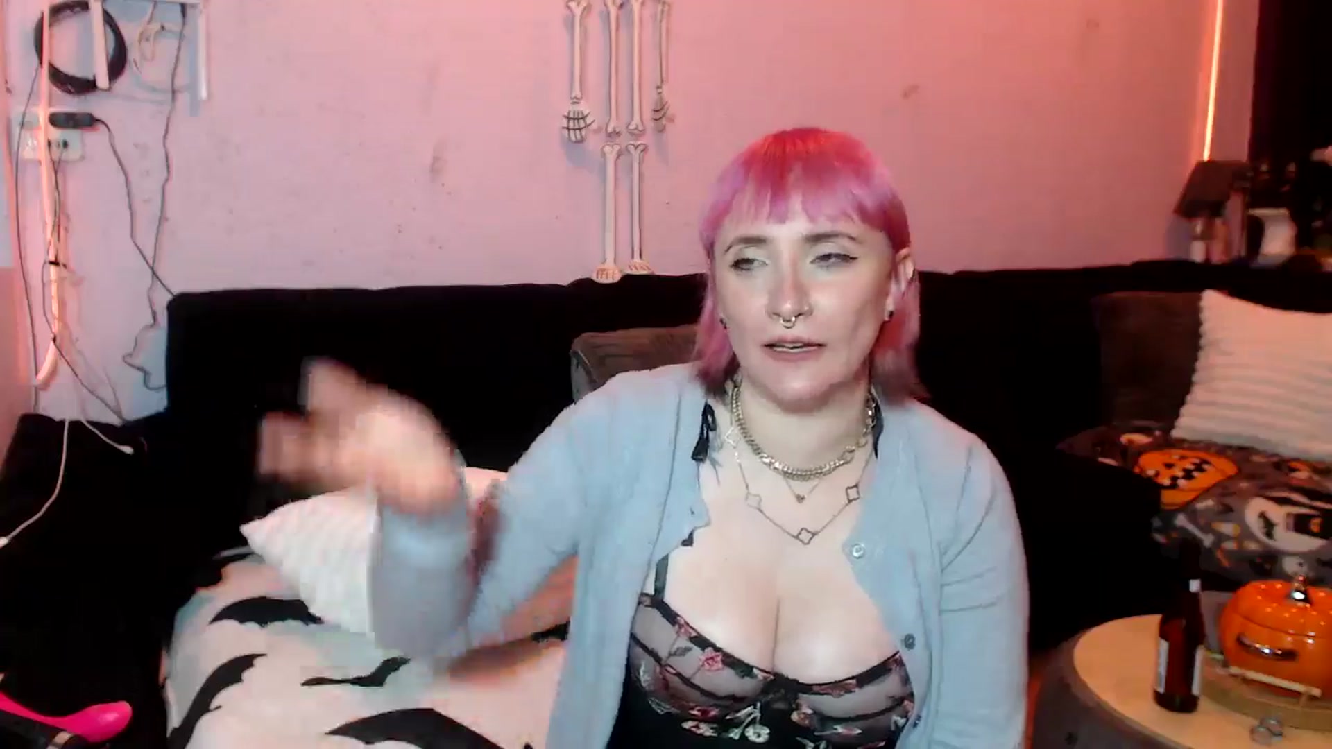 Gallery image thumbnail from AxeHallow's myfreecams stream on, 06/27/2025, 06:21 image 16 of 20