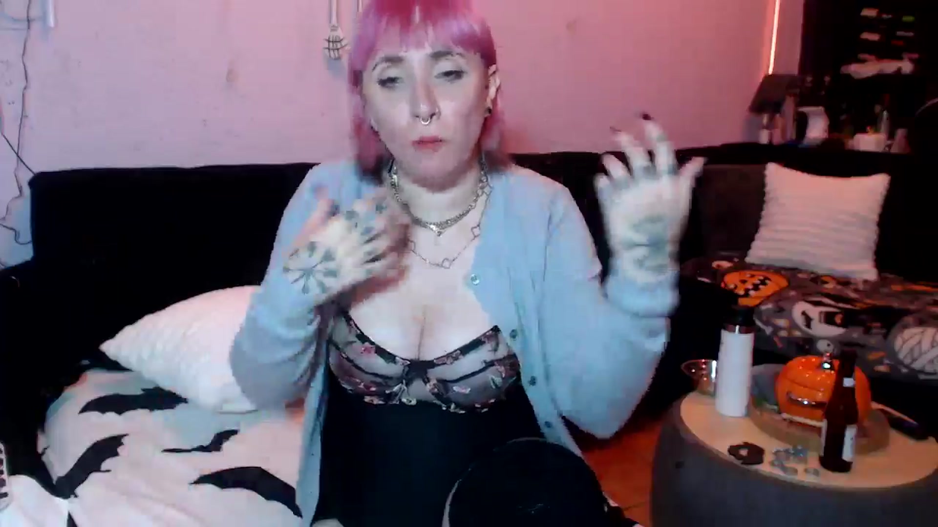 Gallery image thumbnail from AxeHallow's myfreecams stream on, 06/27/2025, 12:48 image 15 of 20