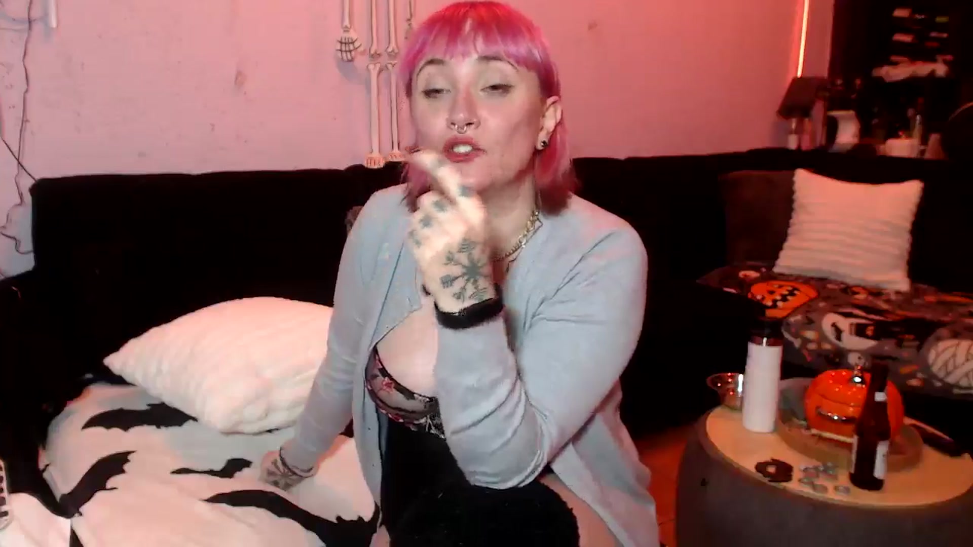 Gallery image thumbnail from AxeHallow's myfreecams stream on, 06/27/2025, 12:48 image 14 of 20