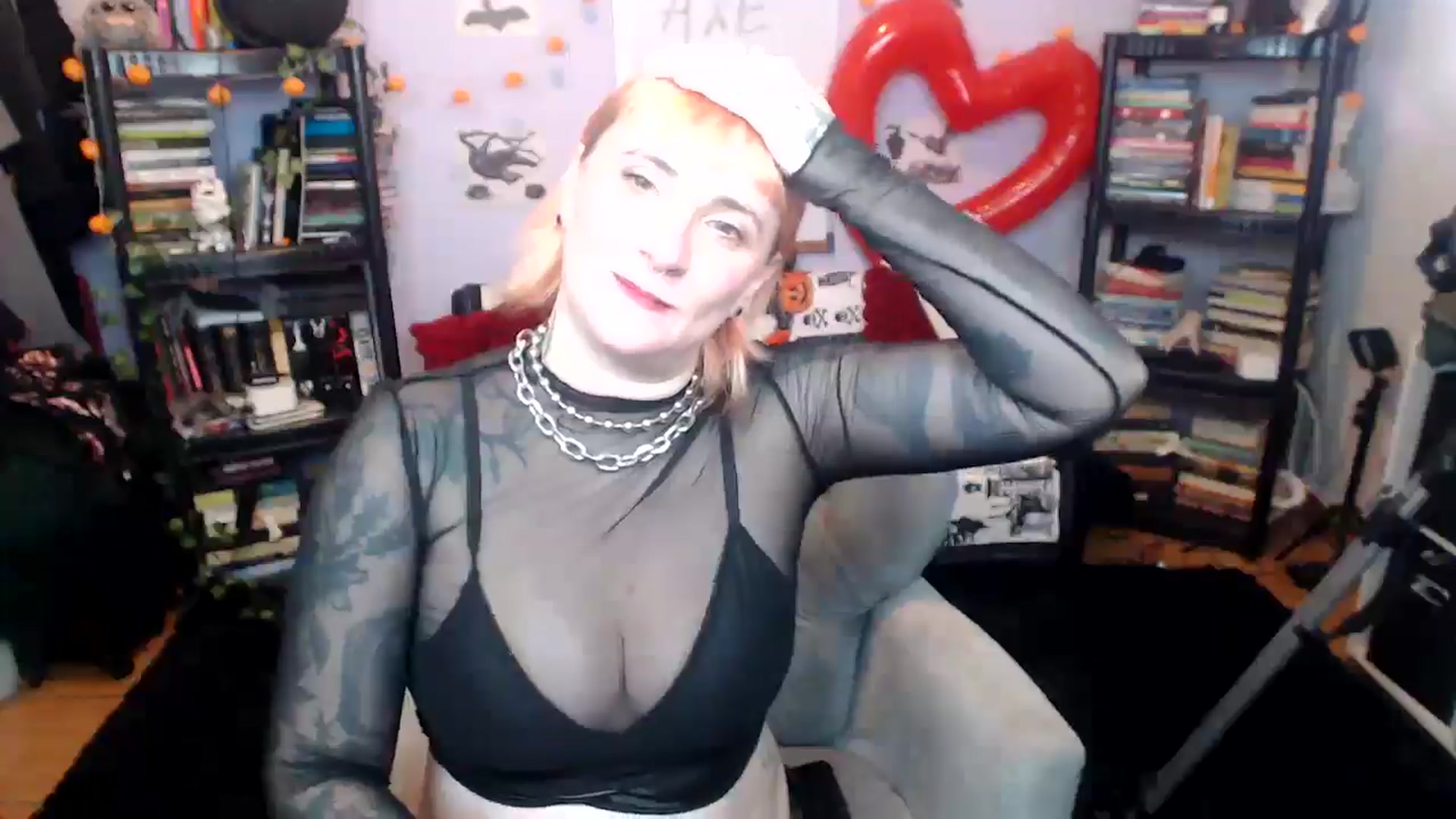 Gallery image thumbnail from AxeHallow's myfreecams stream on, 08/21/2025, 21:36 image 19 of 20