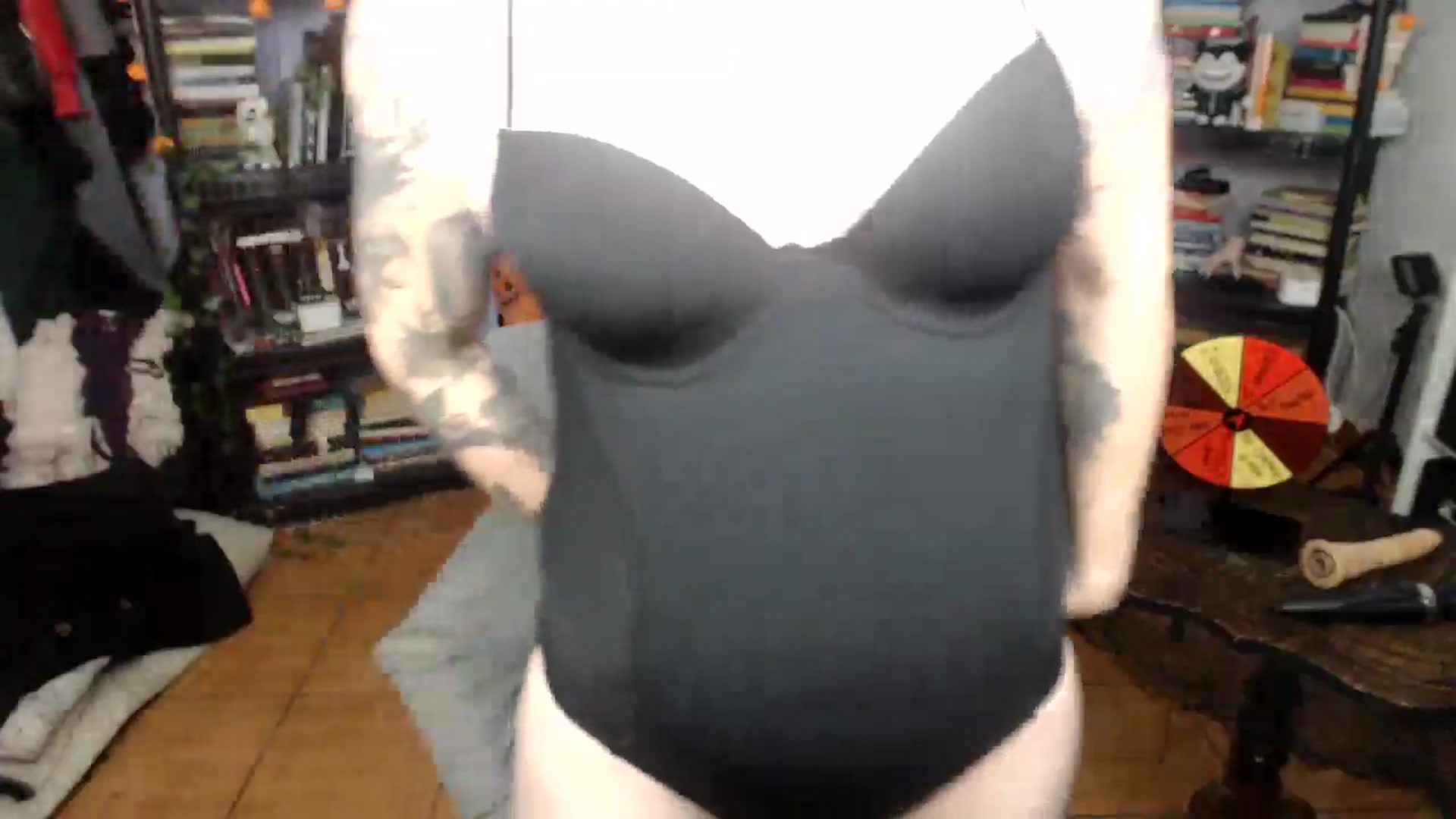 Gallery image thumbnail from AxeHallow's myfreecams stream on, 09/17/2025, 24:42 image 15 of 20