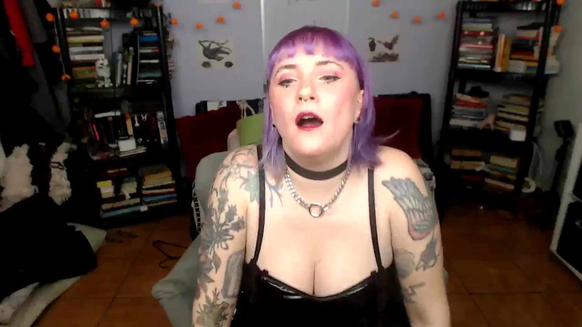 Gallery image thumbnail from AxeHallow's myfreecams stream on, 09/17/2025, 24:42 image 5 of 20