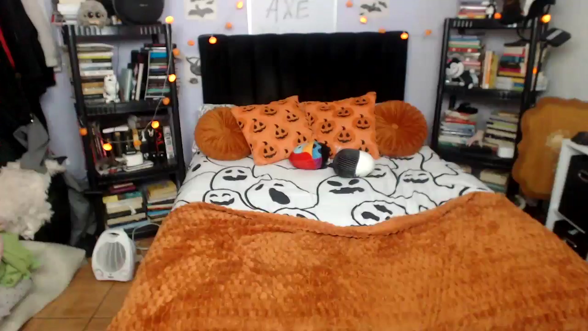 Gallery image thumbnail from AxeHallow's myfreecams stream on, 09/30/2025, 21:51 image 13 of 20