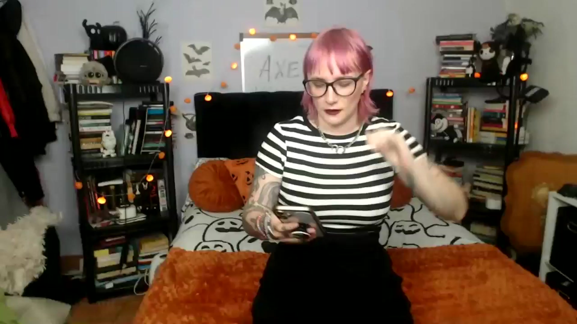 Gallery image thumbnail from AxeHallow's myfreecams stream on, 10/09/2025, 23:18 image 1 of 20