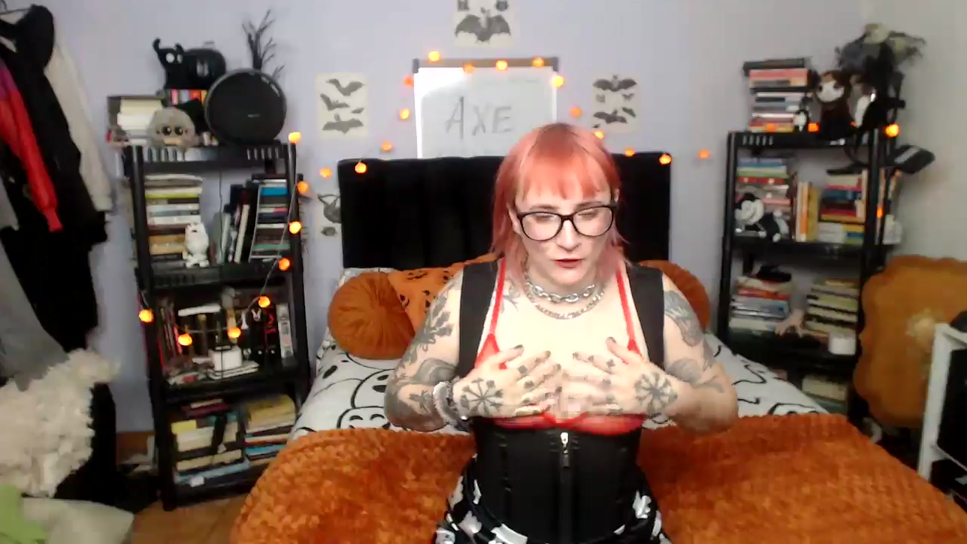 Gallery image thumbnail from AxeHallow's myfreecams stream on, 10/19/2025, 24:34 image 14 of 20