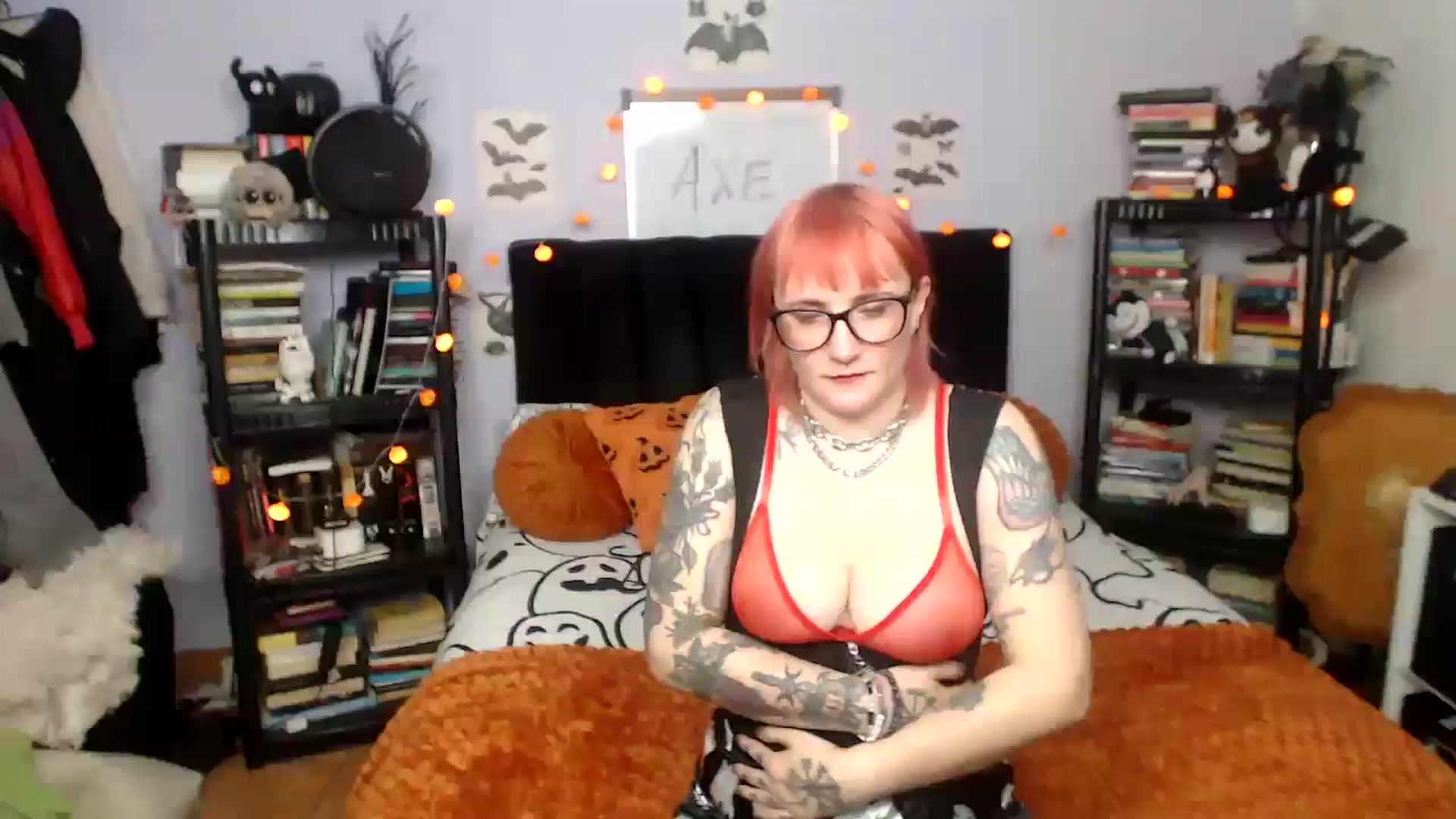 Gallery image thumbnail from AxeHallow's myfreecams stream on, 10/19/2025, 24:34 image 19 of 20