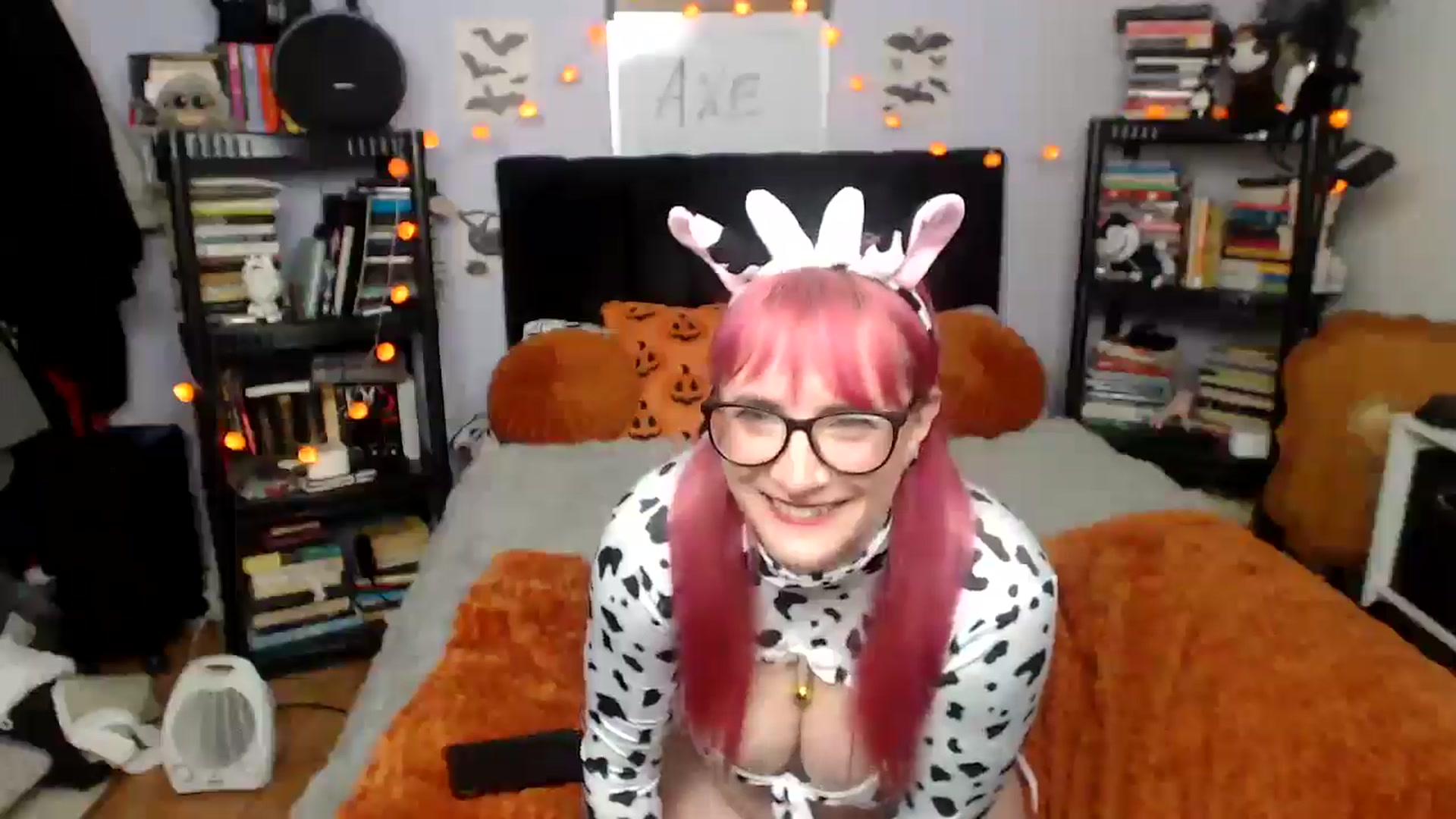 Gallery image thumbnail from AxeHallow's myfreecams stream on, 11/25/2025, 08:25 image 4 of 20