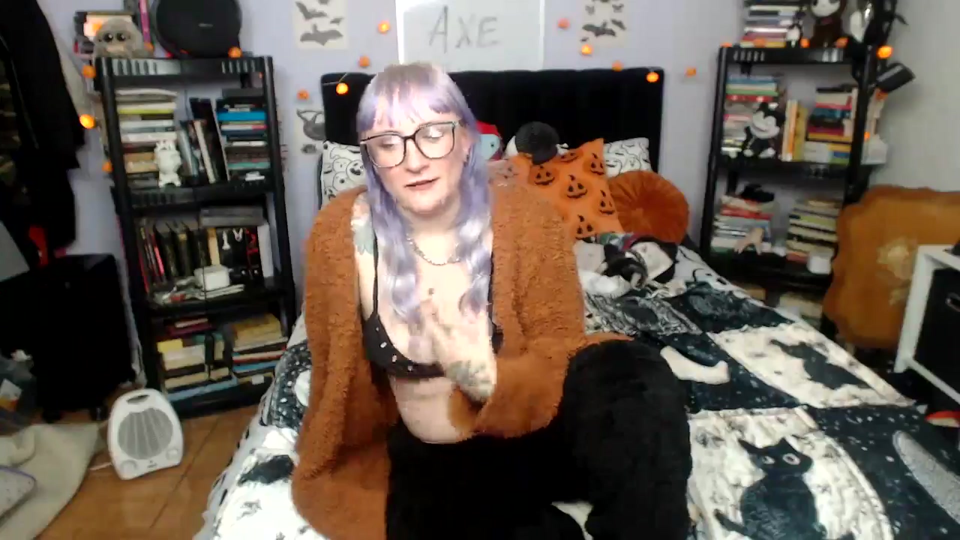 Gallery image thumbnail from AxeHallow's myfreecams stream on, 12/12/2025, 06:41 image 5 of 20
