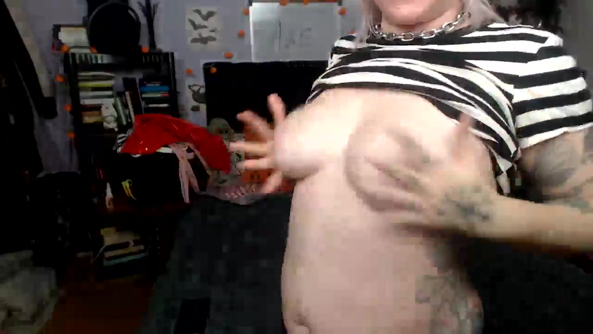 Gallery image thumbnail from AxeHallow's myfreecams stream on, 01/15/2026, 02:35 image 2 of 20
