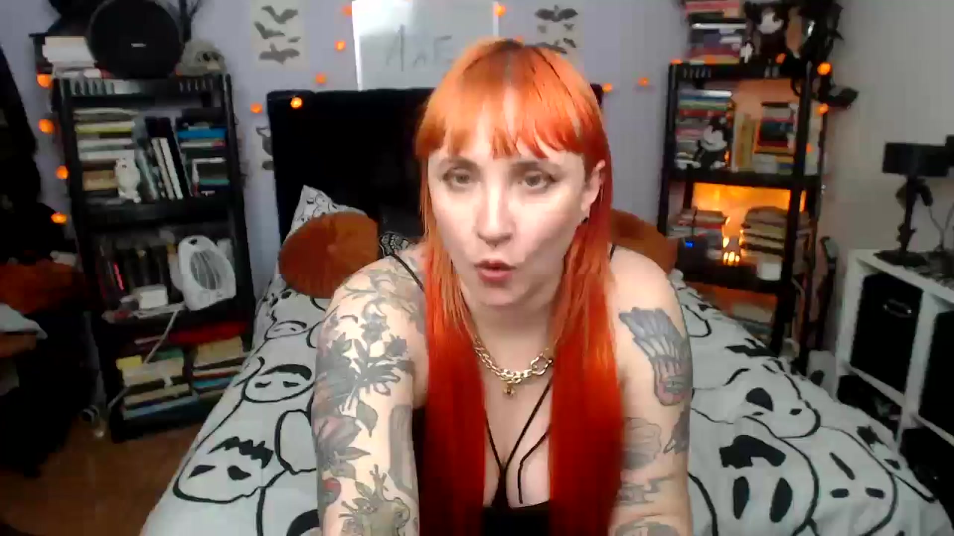 Gallery image thumbnail from AxeHallow's myfreecams stream on, 03/07/2026, 04:02 image 15 of 20