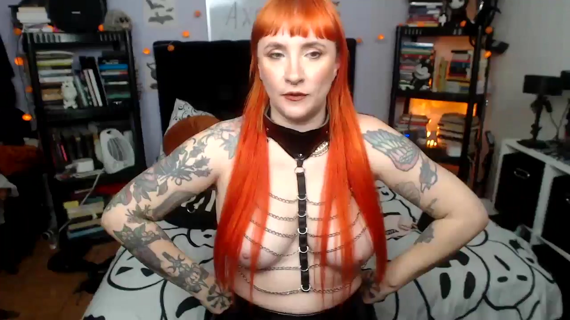 Gallery image thumbnail from AxeHallow's myfreecams stream on, 03/11/2026, 02:18 image 9 of 20
