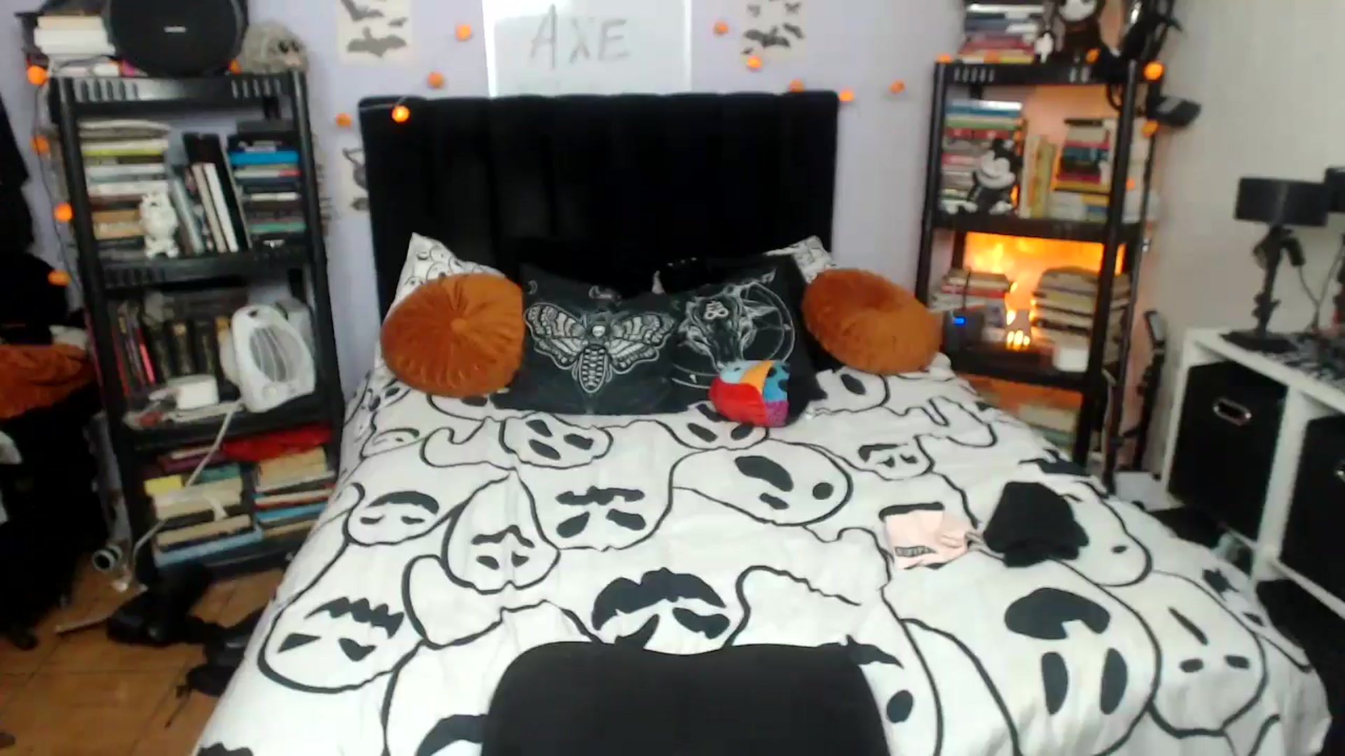 Gallery image thumbnail from AxeHallow's myfreecams stream on, 03/11/2026, 02:18 image 20 of 20