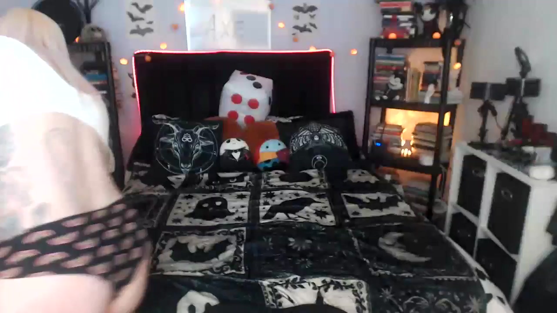 Gallery image thumbnail from AxeHallow's myfreecams stream on, 03/31/2026, 04:26 image 18 of 20