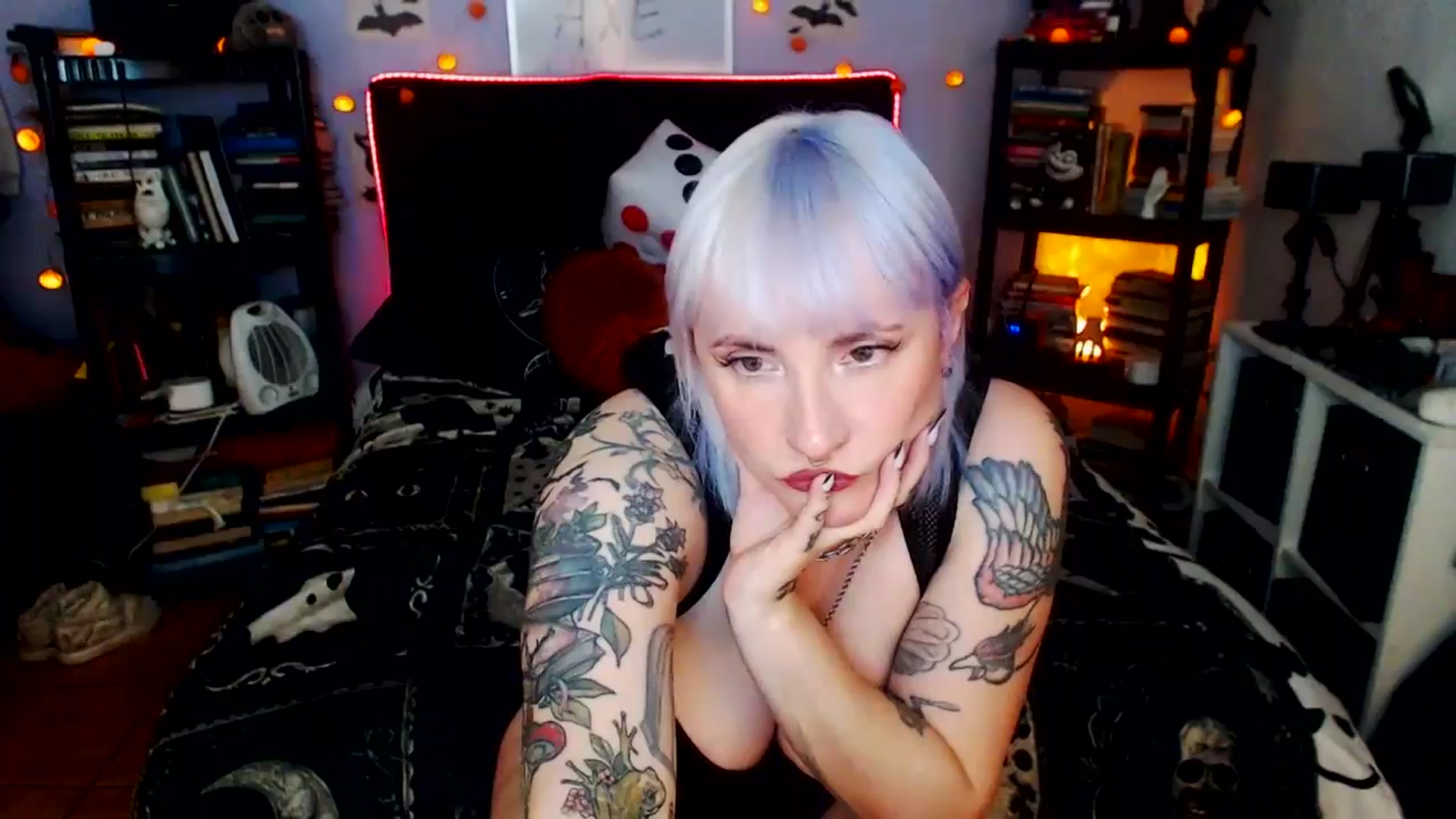 Gallery image thumbnail from AxeHallow's myfreecams stream on, 04/07/2026, 24:13 image 1 of 20