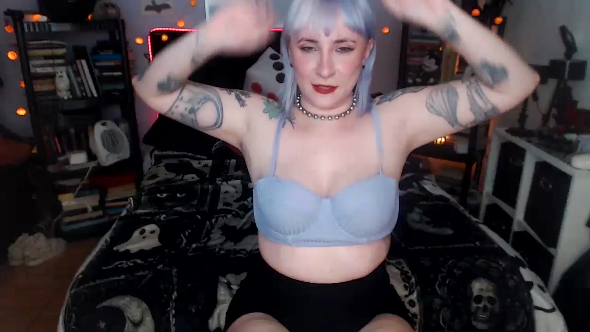 Gallery image thumbnail from AxeHallow's myfreecams stream on, 04/08/2026, 02:17 image 12 of 20
