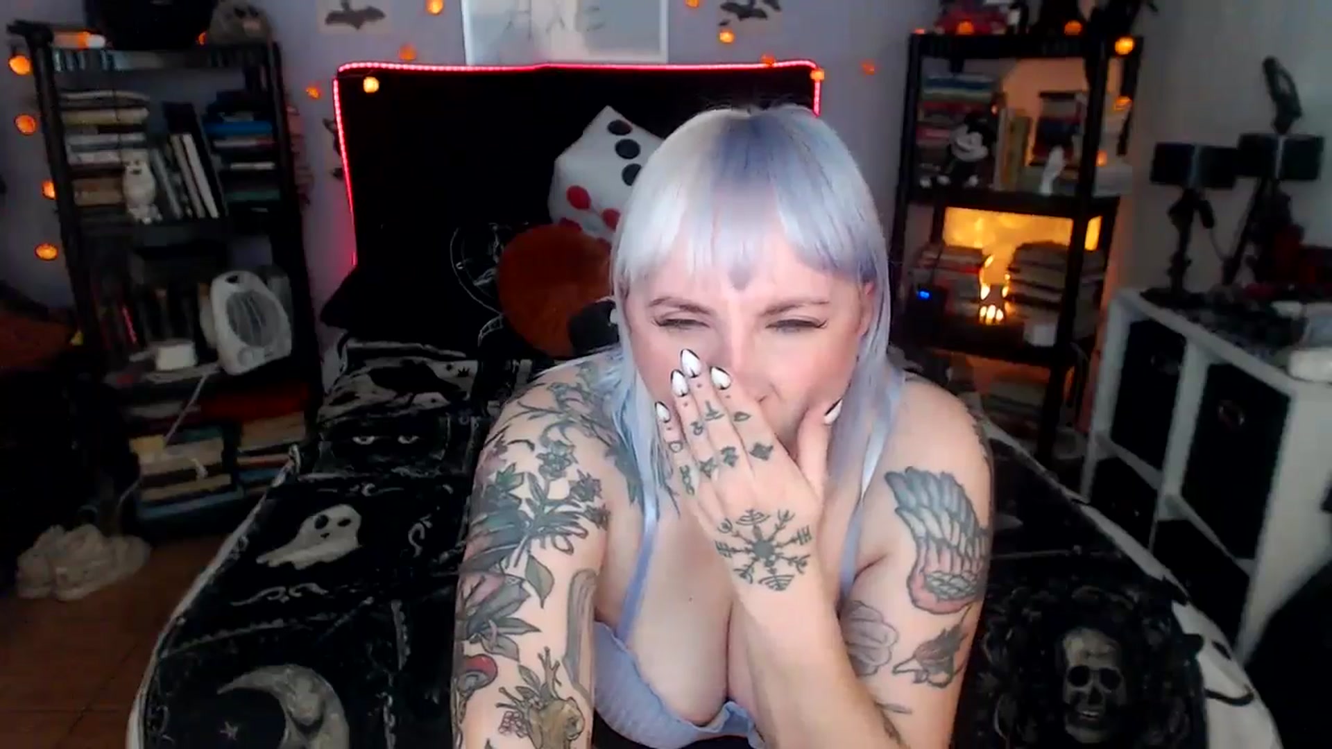 Gallery image thumbnail from AxeHallow's myfreecams stream on, 04/08/2026, 02:17 image 7 of 20