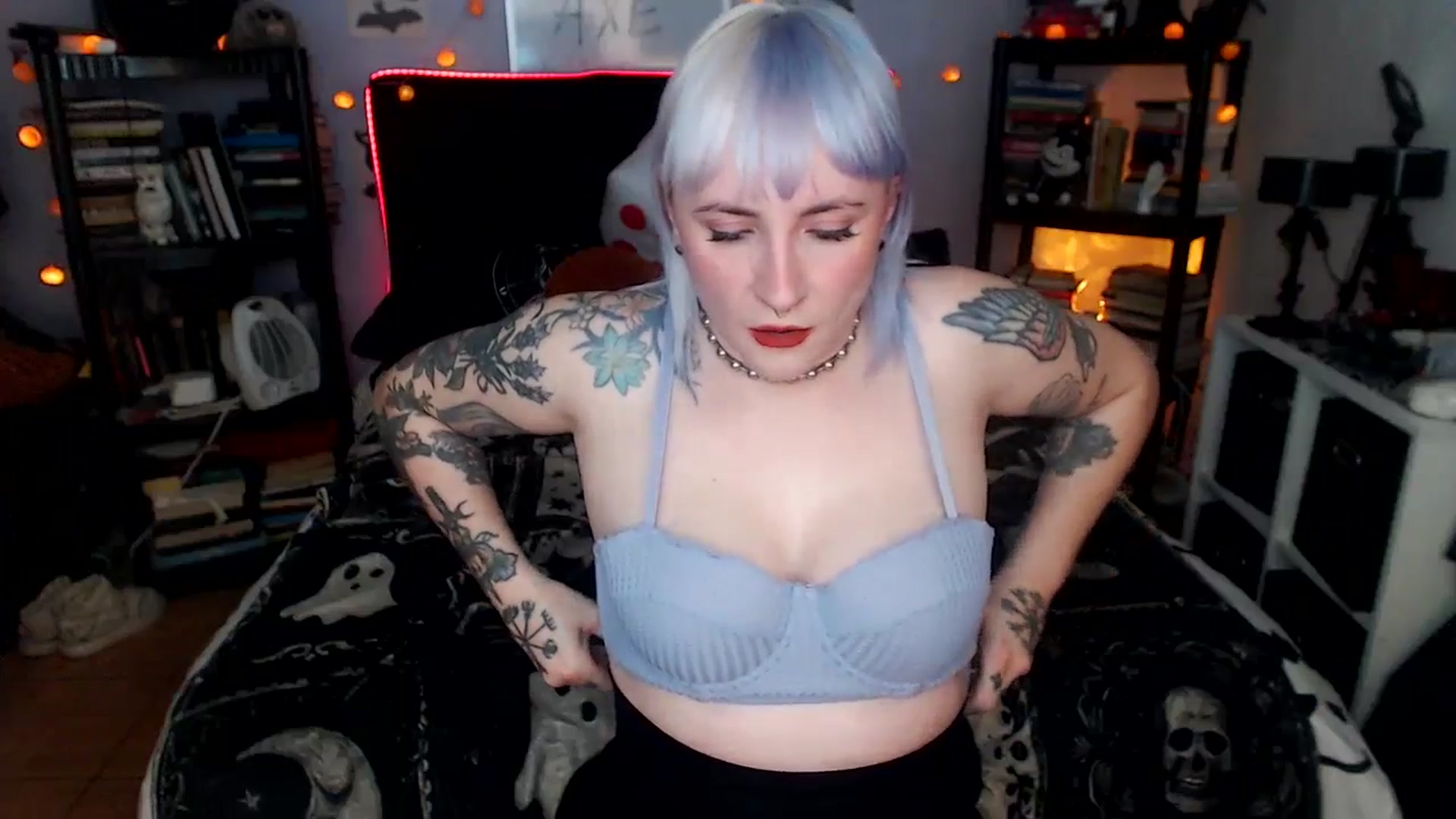 Gallery image thumbnail from AxeHallow's myfreecams stream on, 04/08/2026, 02:17 image 8 of 20