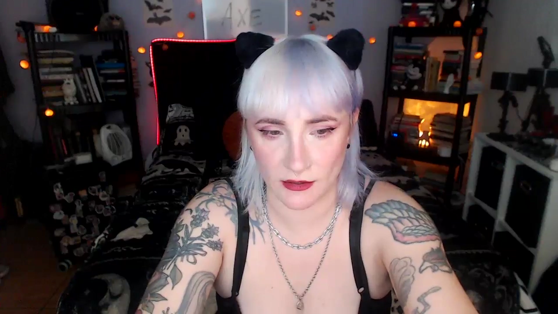 Gallery image thumbnail from AxeHallow's myfreecams stream on, 04/11/2026, 01:37 image 13 of 20