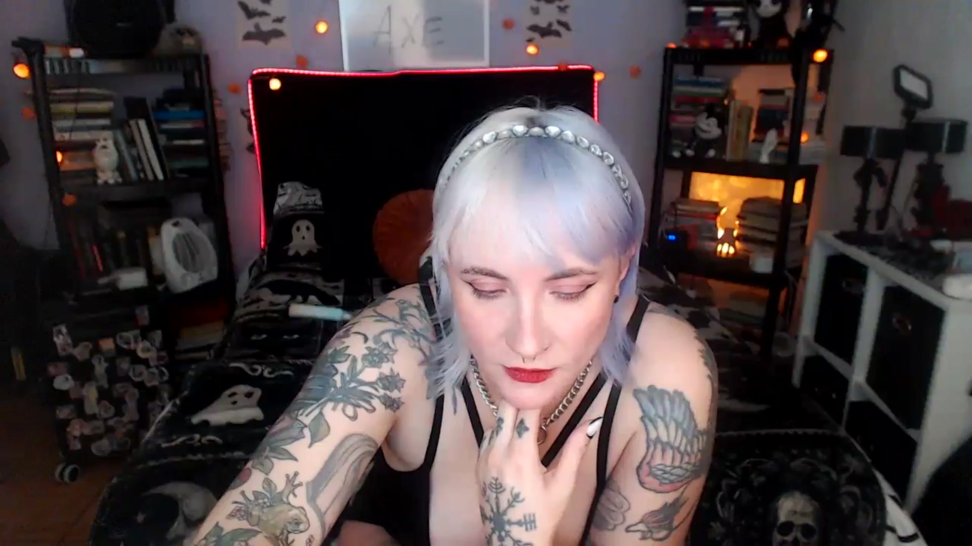 Gallery image thumbnail from AxeHallow's myfreecams stream on, 04/14/2026, 24:01 image 10 of 20
