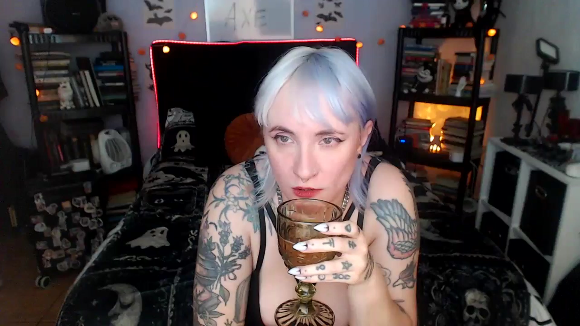 Gallery image thumbnail from AxeHallow's myfreecams stream on, 04/14/2026, 03:44 image 20 of 20
