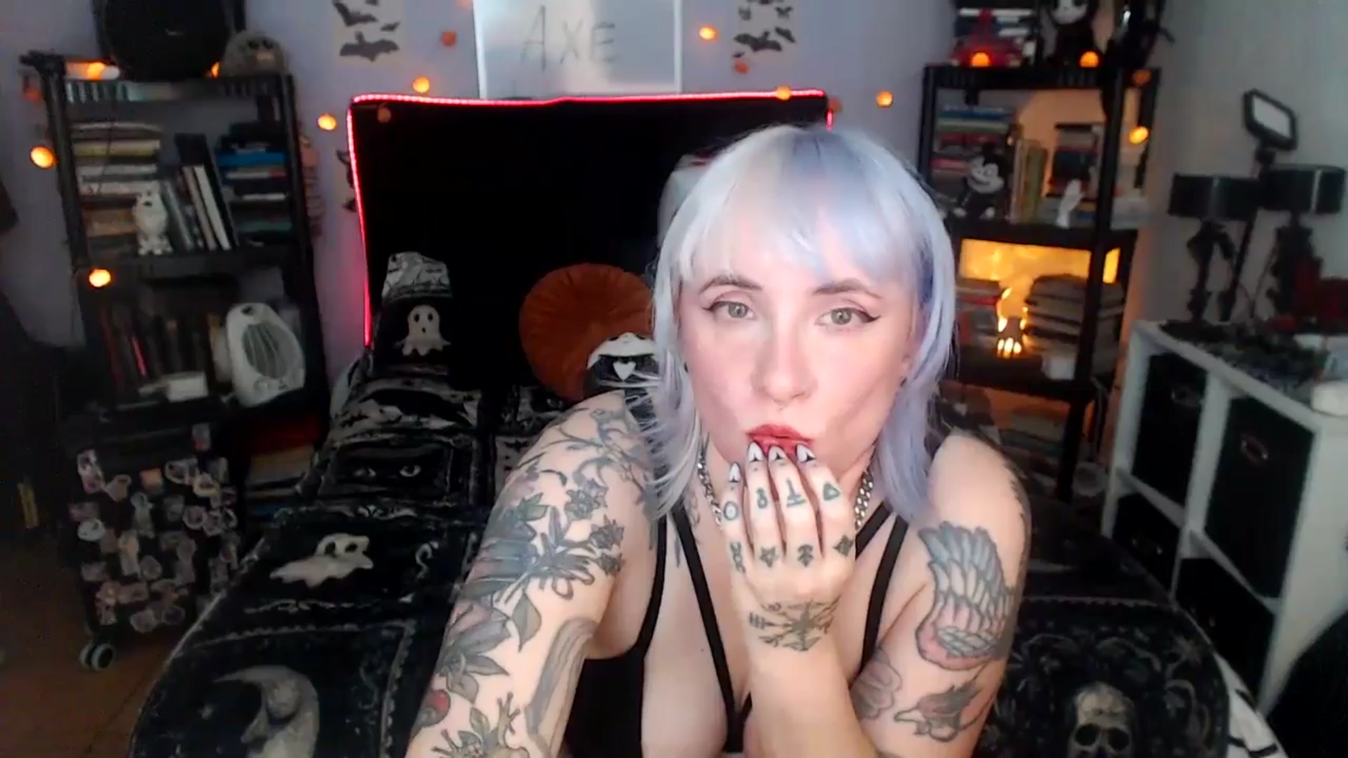 Gallery image thumbnail from AxeHallow's myfreecams stream on, 04/14/2026, 03:44 image 13 of 20
