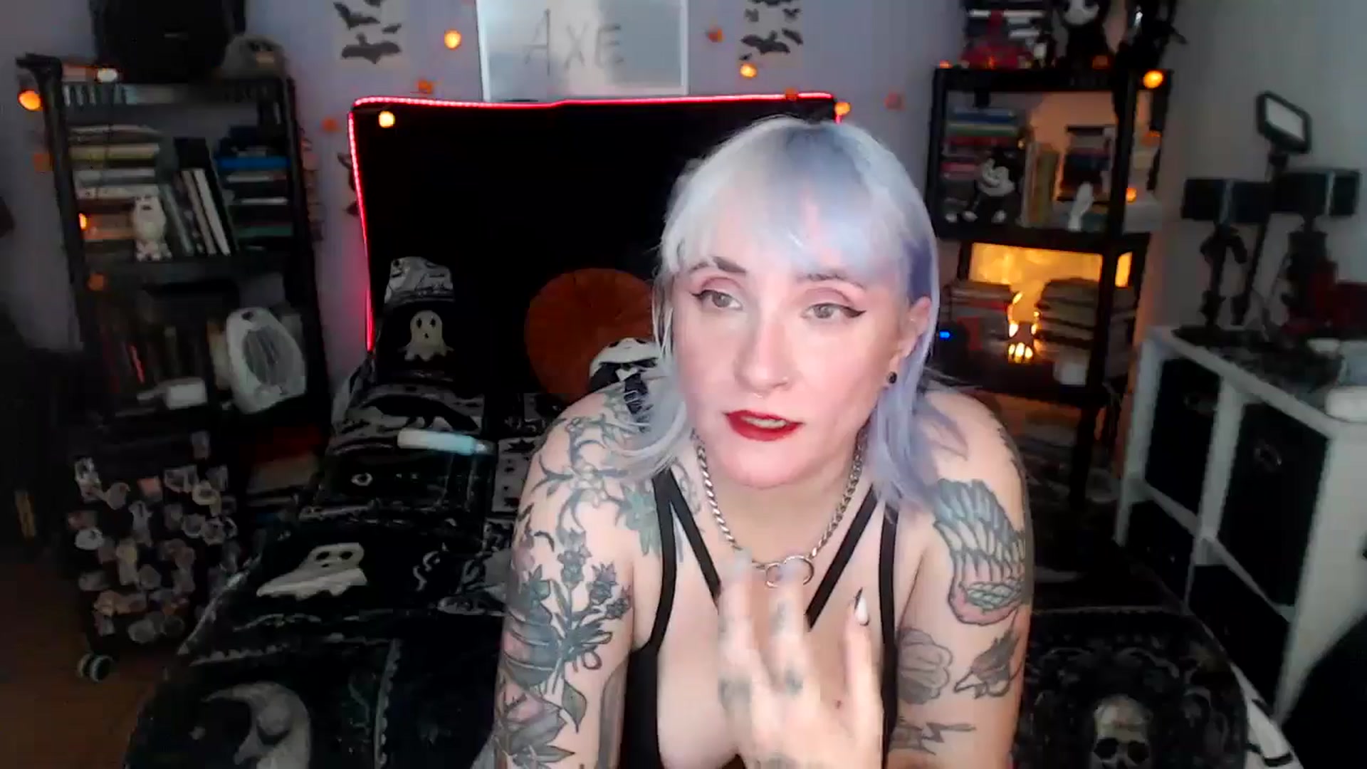 Gallery image thumbnail from AxeHallow's myfreecams stream on, 04/14/2026, 03:44 image 10 of 20