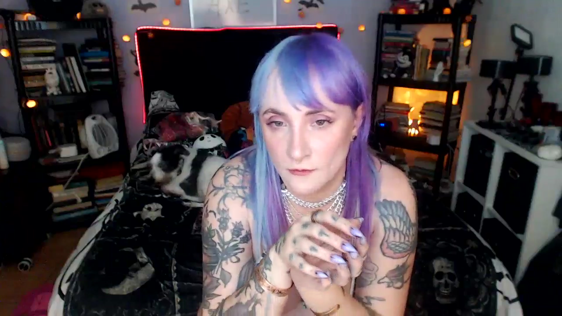 Gallery image thumbnail from AxeHallow's myfreecams stream on, 04/18/2026, 03:55 image 7 of 20