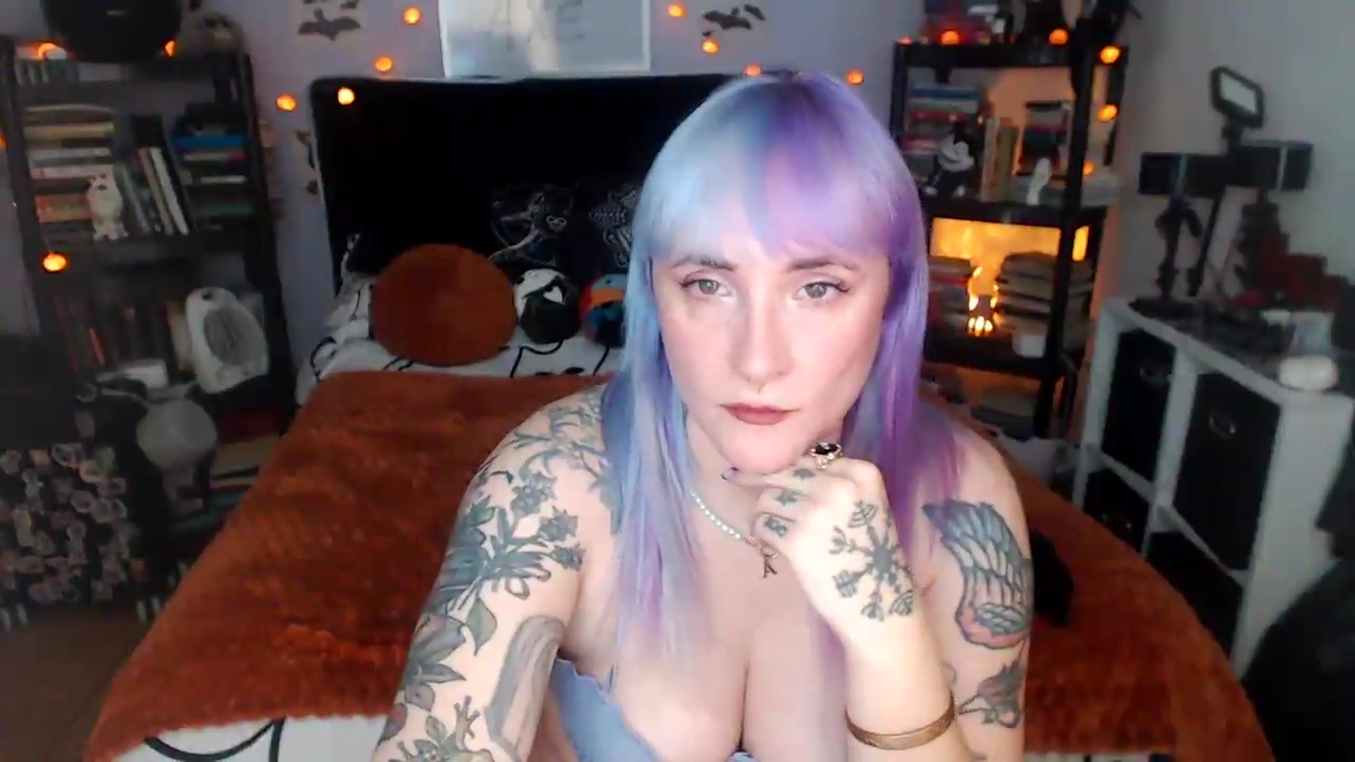 Gallery image thumbnail from AxeHallow's myfreecams stream on, 04/20/2026, 23:42 image 14 of 20