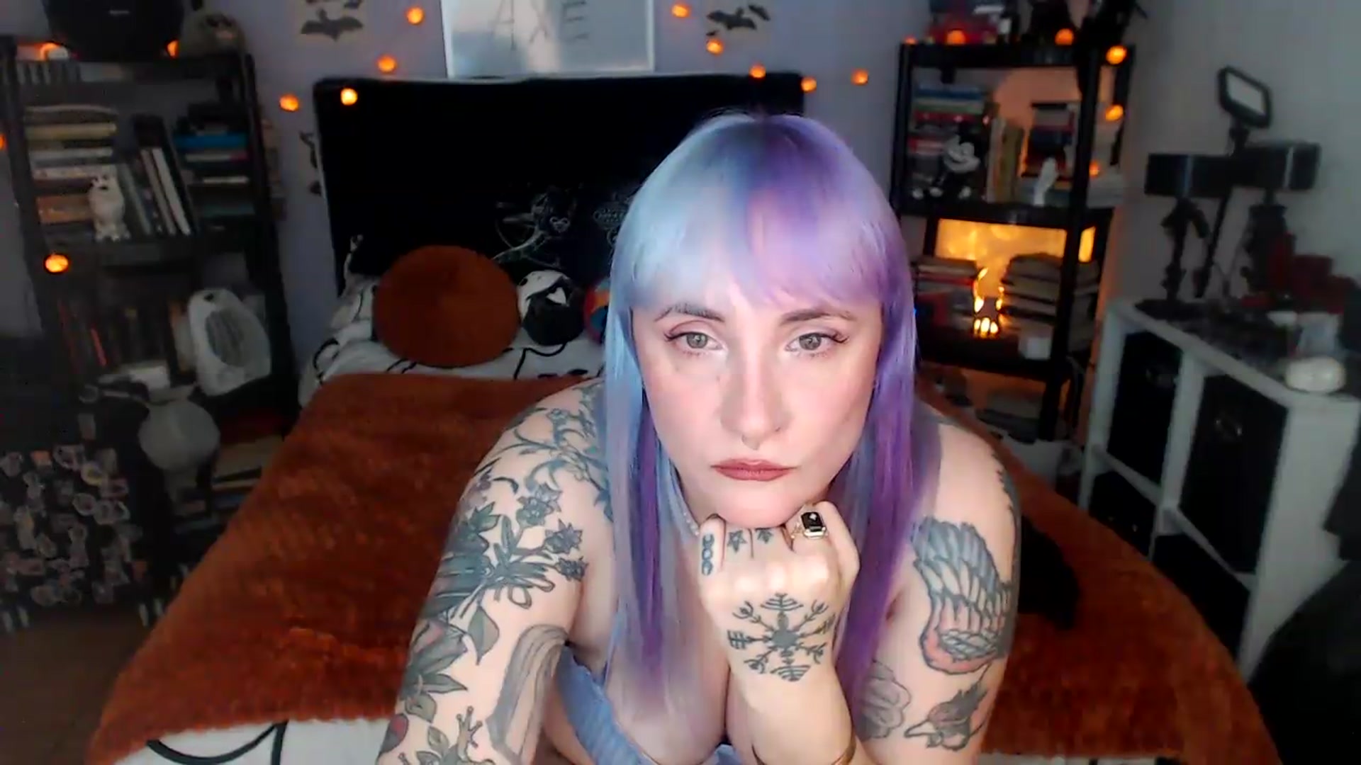 Gallery image thumbnail from AxeHallow's myfreecams stream on, 04/20/2026, 23:42 image 18 of 20