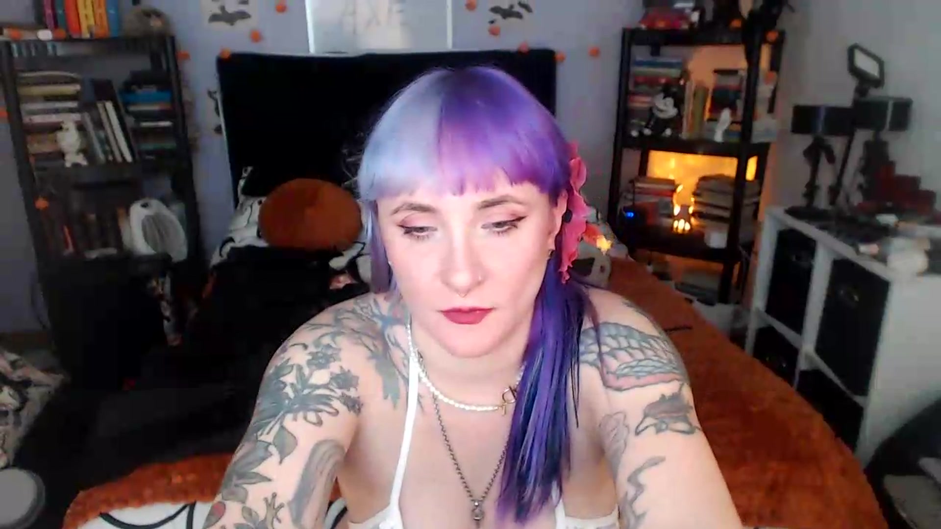 Gallery image thumbnail from AxeHallow's myfreecams stream on, 05/02/2026, 04:14 image 11 of 20