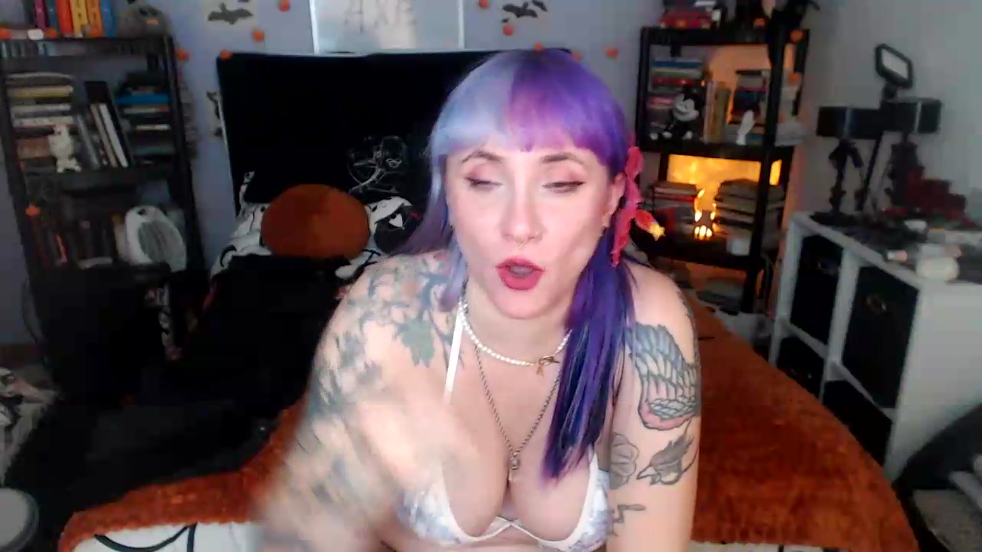 Gallery image thumbnail from AxeHallow's myfreecams stream on, 05/02/2026, 04:14 image 19 of 20