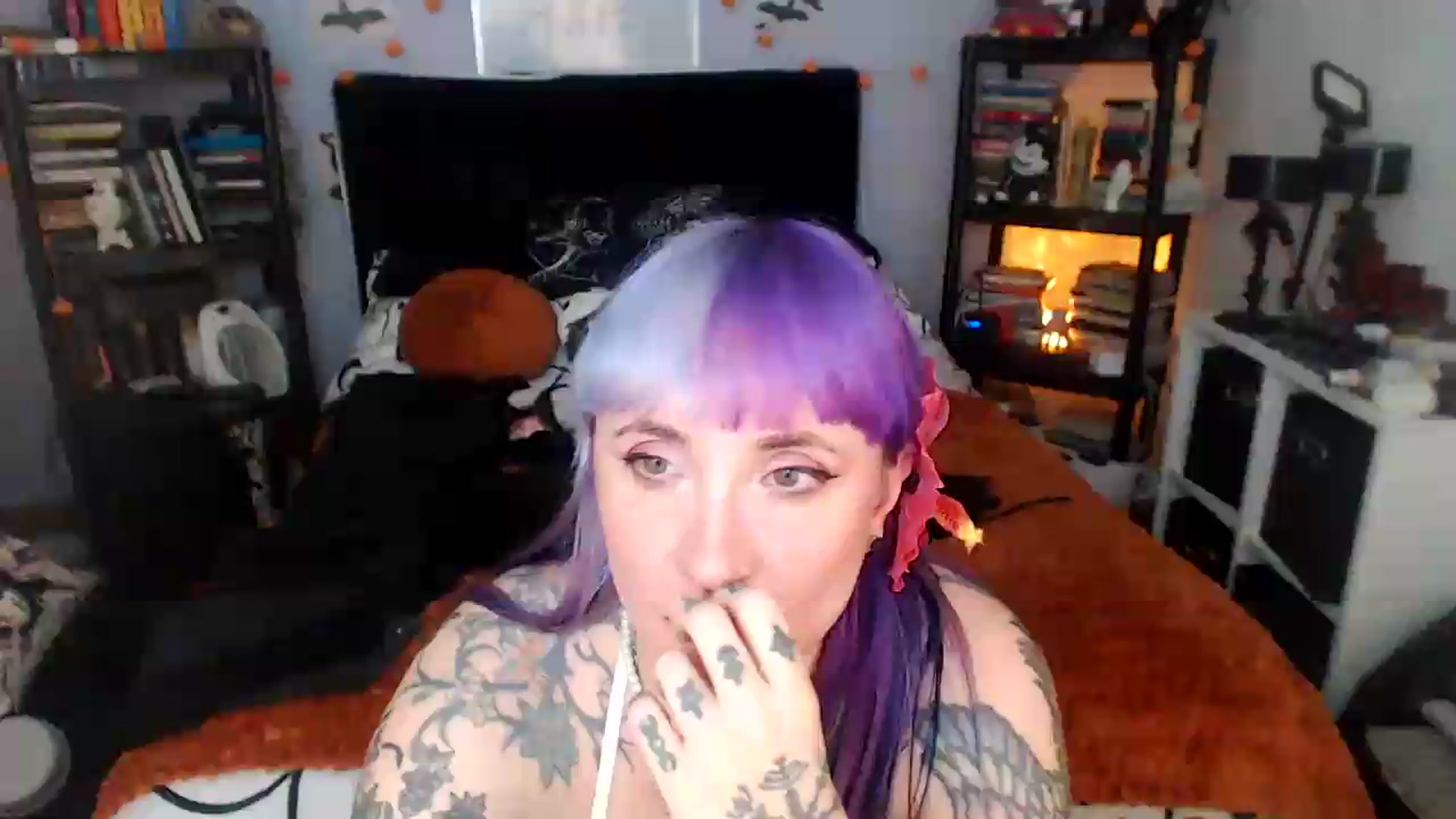 Gallery image thumbnail from AxeHallow's myfreecams stream on, 05/02/2026, 04:14 image 6 of 20