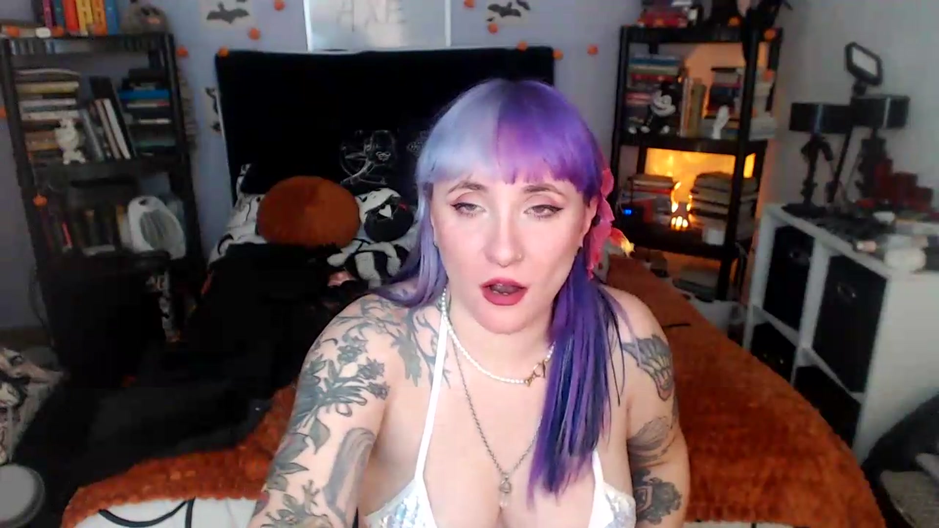 Gallery image thumbnail from AxeHallow's myfreecams stream on, 05/02/2026, 04:14 image 2 of 20