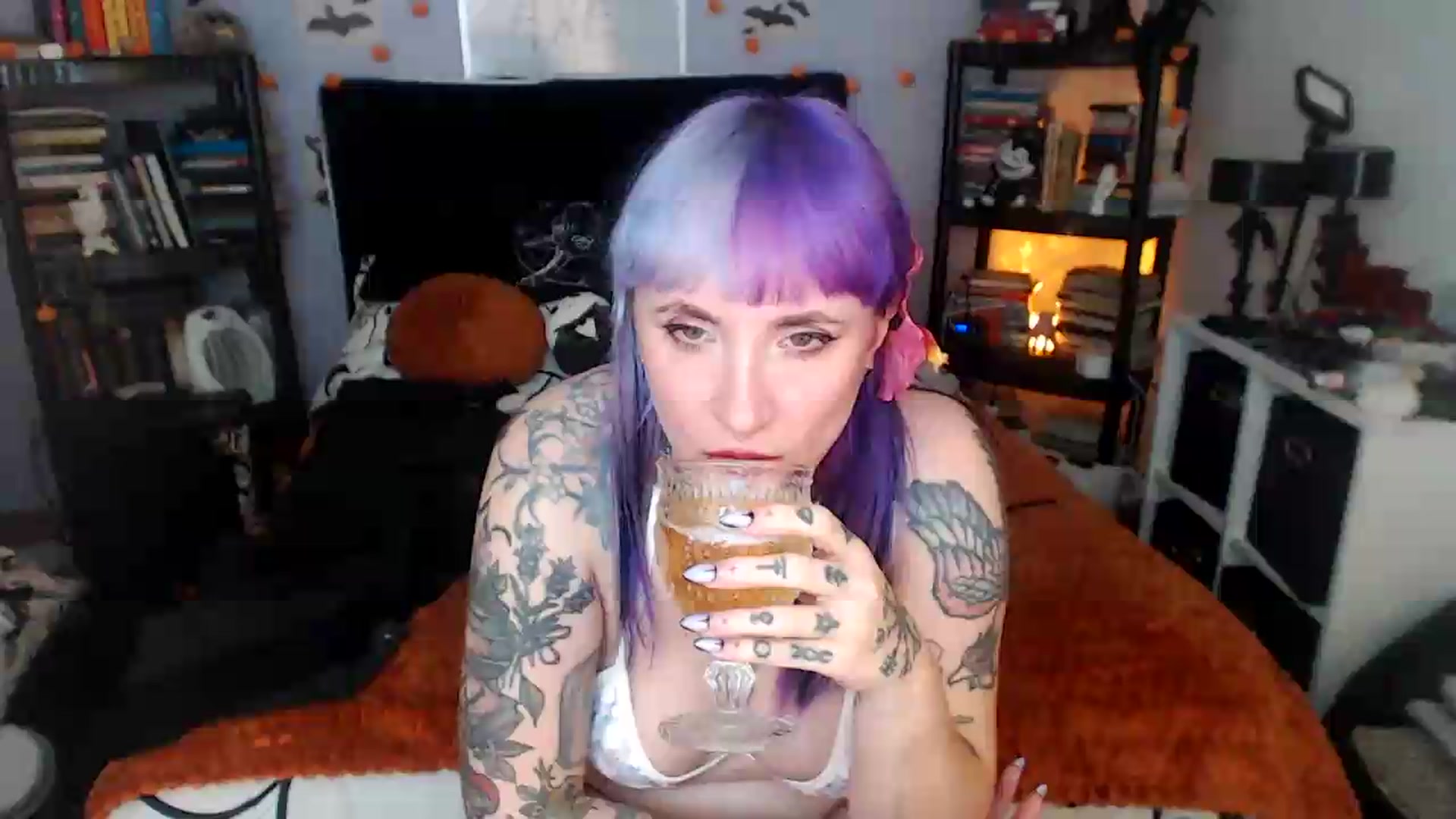 Gallery image thumbnail from AxeHallow's myfreecams stream on, 05/02/2026, 05:35 image 1 of 20