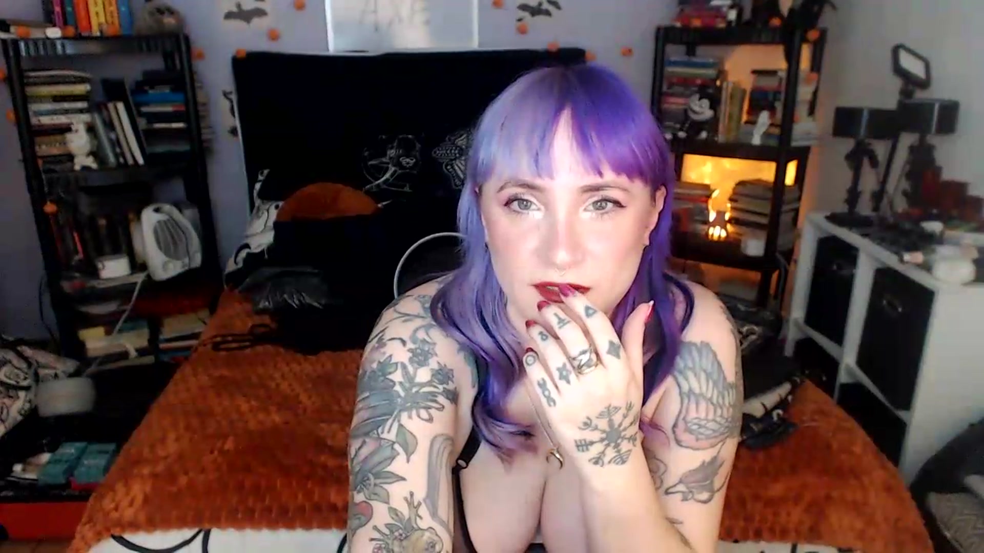 Gallery image thumbnail from AxeHallow's myfreecams stream on, 05/07/2026, 23:32 image 8 of 20