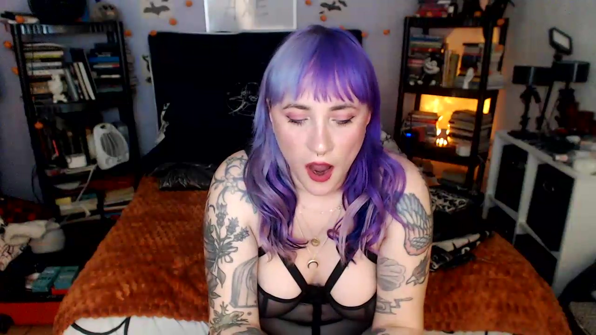 Gallery image thumbnail from AxeHallow's myfreecams stream on, 05/09/2026, 01:31 image 20 of 20