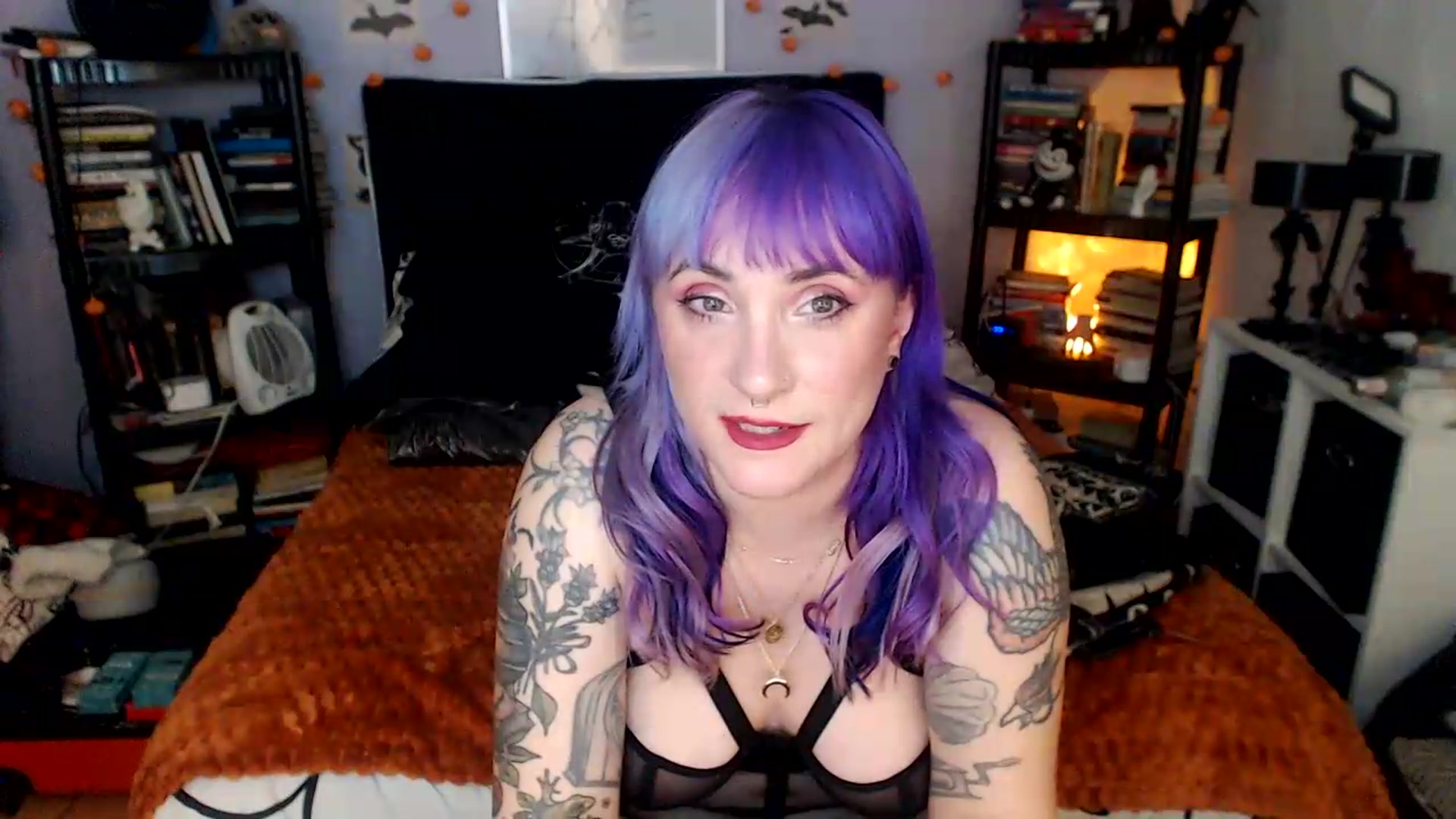 Gallery image thumbnail from AxeHallow's myfreecams stream on, 05/09/2026, 01:31 image 13 of 20