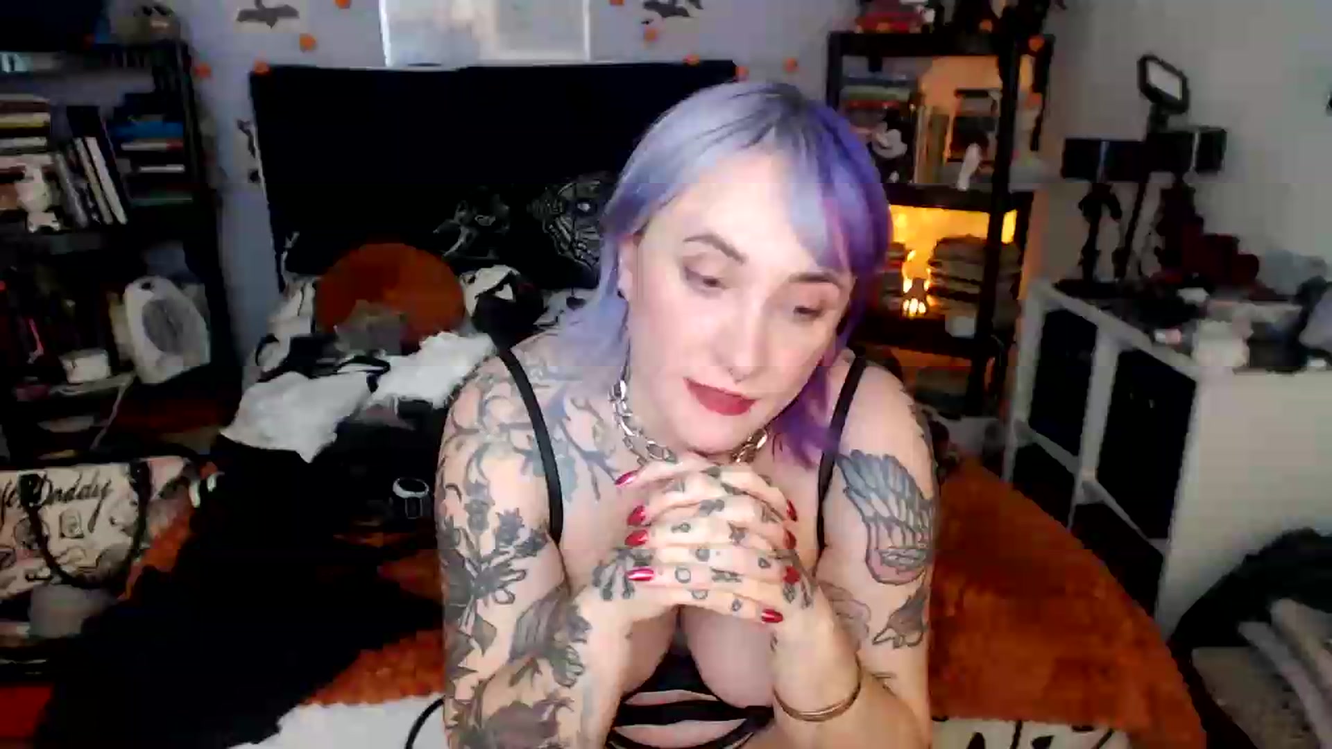 Gallery image thumbnail from AxeHallow's myfreecams stream on, 05/16/2026, 03:56 image 1 of 20